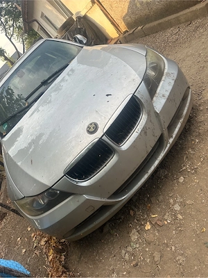 Dezmembrez bmw e90 maşina se da întragă asa cum se vede in poze  - imagine 5