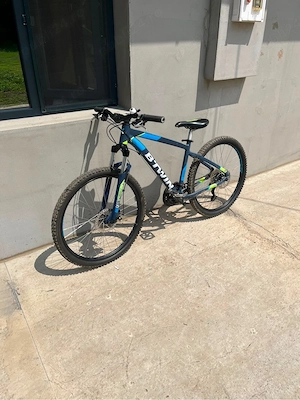Bicicletă B Twin Rockrider 520 de vânzare