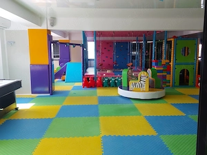 Pachet nr. 5- loc de joacă pentru copii și accesorii