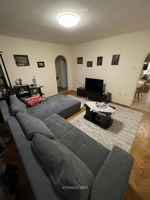 apartament cu 2 camere zona PTA 700 -CENTRAL la 400 euro