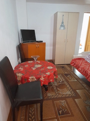 inchiriez garsoniera 1000 lei cu utilitatile incluse 