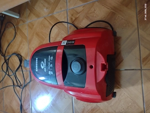 Vând aspirator ciclonic Samsung 