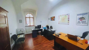 Spațiu de birouri în Piața Unirii   vedere directă spre Domul Catolic | 42 mp | 129.000  EUR