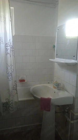 De inchiriat apartament cu 2 camere, Micro 20, 350 Euro - imagine 3