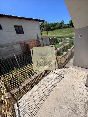 Apartament cu 3 camere si terasa la intare Sura Mare - imagine 12