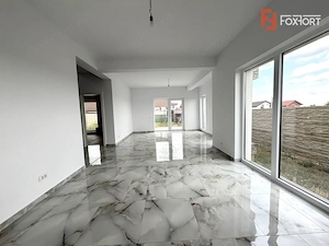 Duplex cu 5 camere, despartit prin camera tehnica, teren de 365 mp - Sanandrei - imagine 2