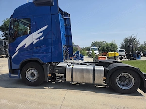 Volvo FH500, 4x2, 2 km, 2 rezerovoare, full option 47900 Eur - imagine 7