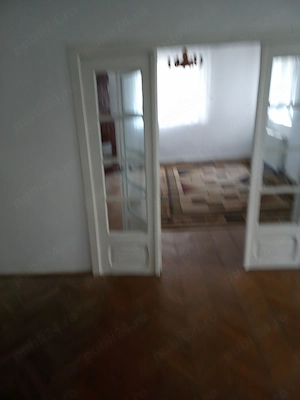 Vând proprietate formata din doua case și un spatiu comercial la preț suplimentar  - imagine 10