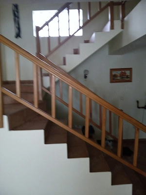 Vând proprietate formata din doua case și un spatiu comercial la preț suplimentar  - imagine 4
