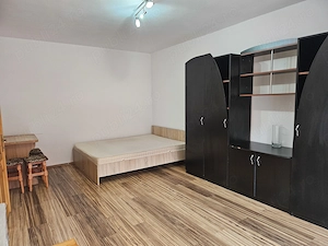 Inchiriez ap. cu două camere,  decomandat, str. Eroilor, in spate la Profi - imagine 4