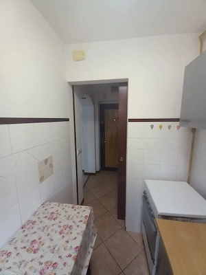 Apartament 2 camere, 32 mp, zona Sasar - imagine 8