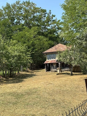 Teren+Casă Bătranească