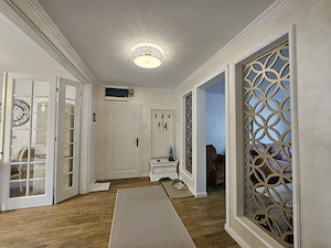 Apartament 3 camere, 2 locuri de parcare si boxa , strada Carpati - imagine 4