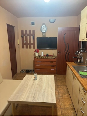 vand apartament cu doua camere in Lipovei - imagine 3