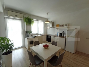 Apartament de vanzare cu 3 camere, 68 mp, zona Modern - imagine 2