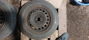 Ser 5 roti Renault Megane 2 de iarna (4 buc, una de rezerva)) stare foarte buna  - imagine 3