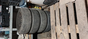 Ser 5 roti Renault Megane 2 de iarna (4 buc, una de rezerva)) stare foarte buna  - imagine 4