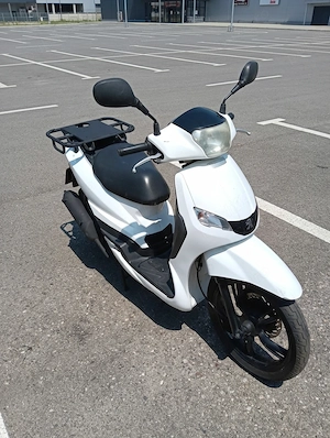 Peugeot Tweet 125 (2019)   52.000 km   Factură + TVA inclus   Acte Spania   1.150  
