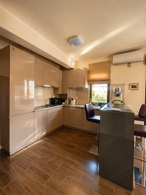 Apartament 2 camere/ 105 mp Terasa / Parcare Subterana /Panorama Superba - imagine 6