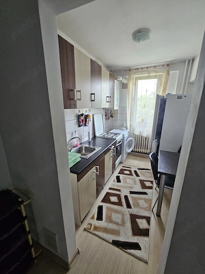 Închiriez apartament - imagine 2