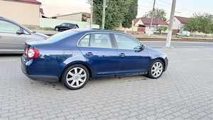 Vand VW Jetta 2.0 FSI - imagine 9