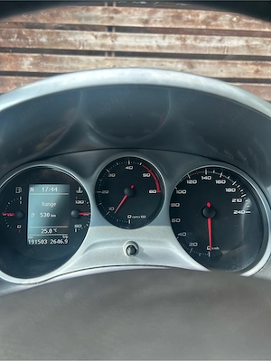 Seat Leon 1.6 TDI - imagine 4