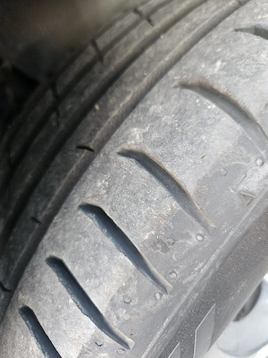 Anvelope vară NOI 4 buc Nokian 225/50 ZR17 98Y - imagine 5