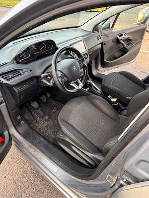Peugeot 208 facelift 2019 | 1.2 Benzina | Proprietar | Stare Foarte Buna - imagine 5