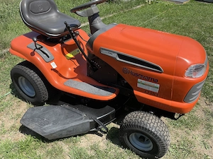 Tractoras gazon Husqvarna 