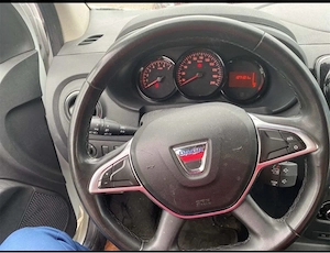 Dacia Lodgy 1.3 benzina - 7 locuri - imagine 3