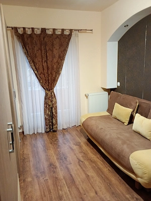 Vând apartament in Călan ,2 camere,zona notar - imagine 4