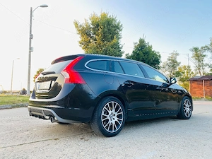 Volvo v60 R-Design  - imagine 2