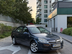 Opel Astra H Sedan 143.000 KM 1.6 Benzina  - imagine 2