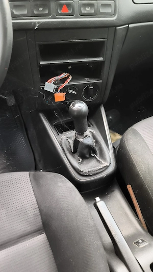Dezmembrez Volkswagen Golf 4, break, 1.9 tdi, an 2001 - imagine 5