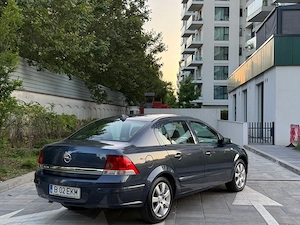 Opel Astra H Sedan 143.000 KM 1.6 Benzina  - imagine 4