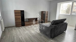 Apartament cu 3 camere de vanzare , etaj intermediar , Zona Dacia