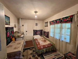 Casă cu 3 camere, ideală pentru locuit sau casă de vacanță – Almașu Mare - imagine 4