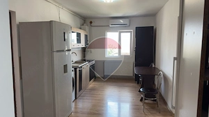 Apartament cu 3 camere de vânzare în zona Soarelui - imagine 9