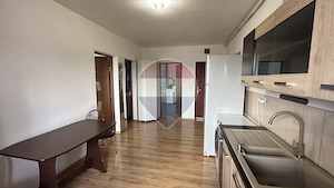 Apartament cu 3 camere de vânzare în zona Soarelui - imagine 7