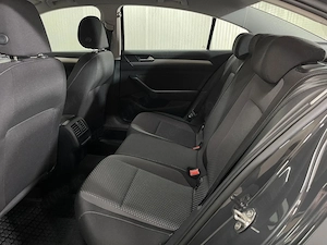 Volkswagen Passat - imagine 11