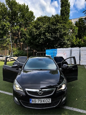 Opel Astra J Model Deosebit VÂND SCHIMB