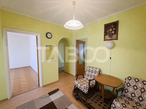 Apartament decomandat vanzare3 camere 66 mpu pivnita Mihai Viteazul - imagine 4
