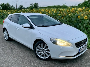 VOLVO V40-D3 MOMENTUM PRO 2.0 D 150 cp 2015 Euro 5