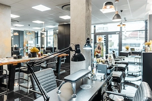 Sibiu | Închiriem post Manichiură și Frizerie | Salon Premium | Part-time   Full-time - imagine 3