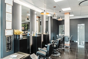 Sibiu | Închiriem post Manichiură și Frizerie | Salon Premium | Part-time   Full-time - imagine 4