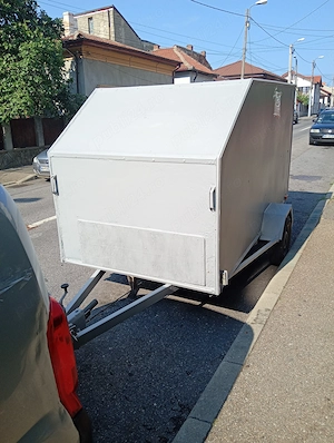 Vând remorca auto
