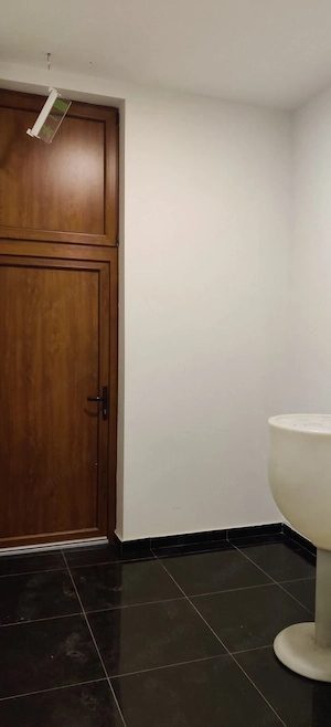 SPATIU COMERCIAL CENTRAL ZONA DACIA la 3.400 euro - imagine 3
