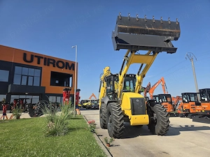 Buldoexcavator New Holland B115D, roti egale, Full option 120CP, cutie Powershift, cupa 4x1-88900eur - imagine 6