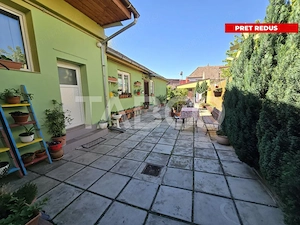 Casa spatioasa de vanzare teren 432 mp zona linistita - Lupeni Sibiu