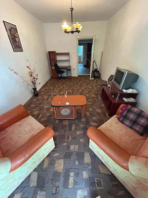 De vanzare apartament cu 2 camere,2 bai, balcon,  decomandat, etajul 1 Pret 45000euro - imagine 6